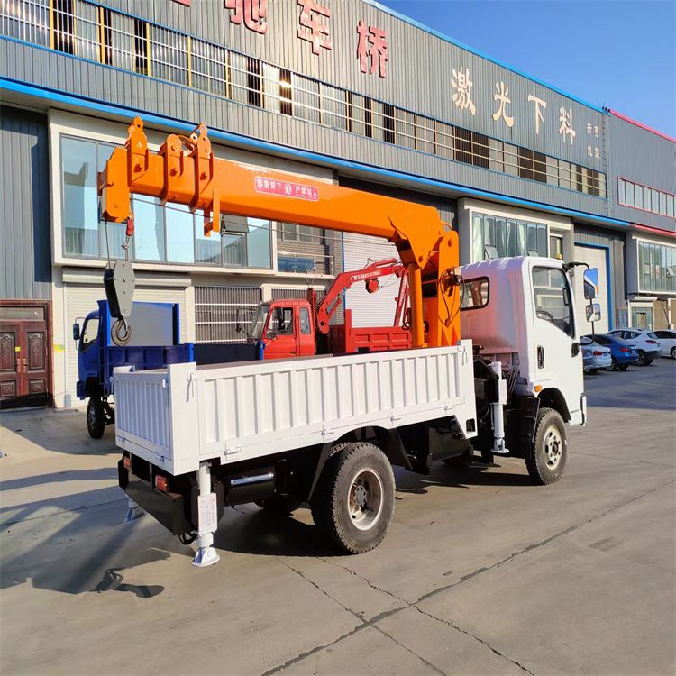 科尔沁右翼前旗三轮随车吊定制 农用改装机自备吊中瑞长期出售